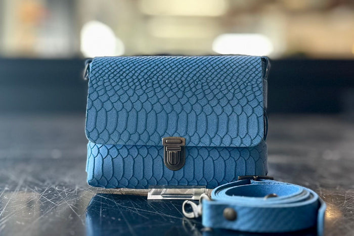 DIY-Crossbody LUNA - Wildleder Himmelblau